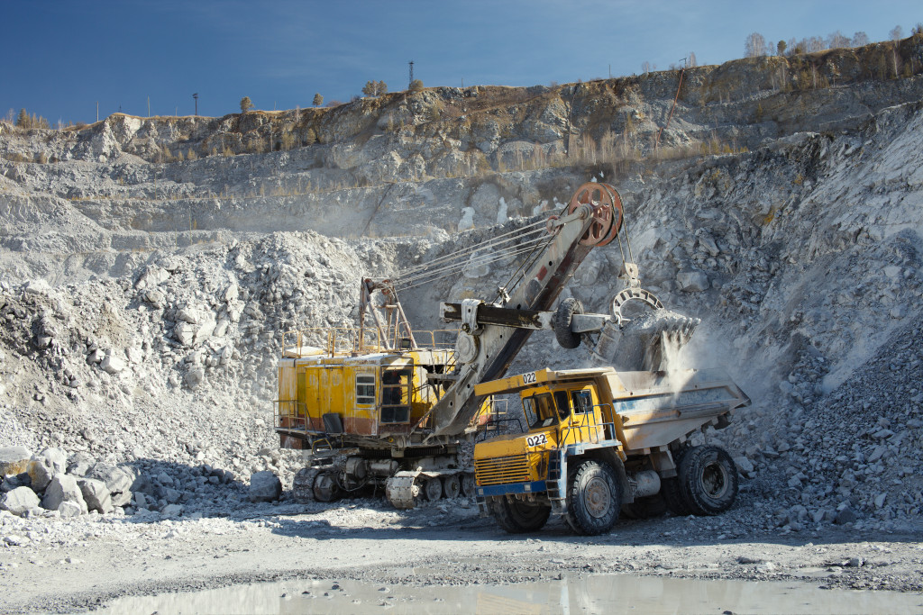 limestone mining in excavator